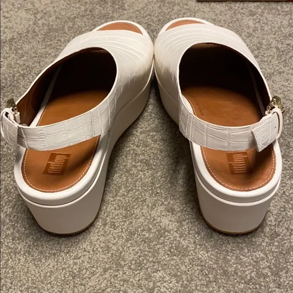 Lovingly worn Fitflop Eloise croc-print stone - Picture 2 of 3